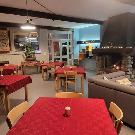 La Rua Hotel *
