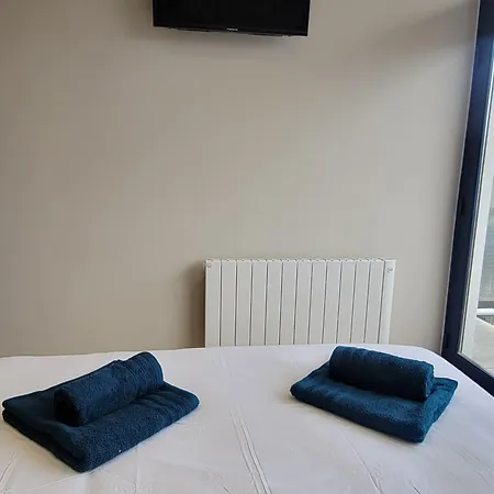 Отель La Rua Альбье-Монрон