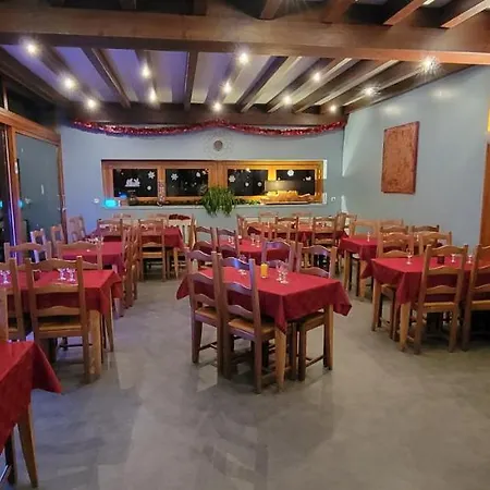 La Rua Hotel *